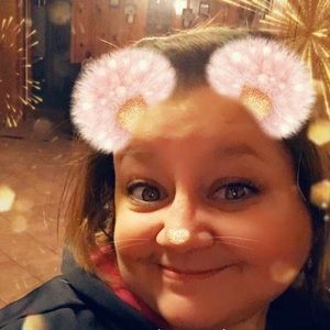 Meet your Posher, April